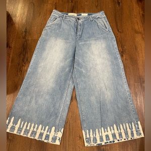 Pilcro and the Letterpress ultra high rise bleach hem culottes size 33, fits 31